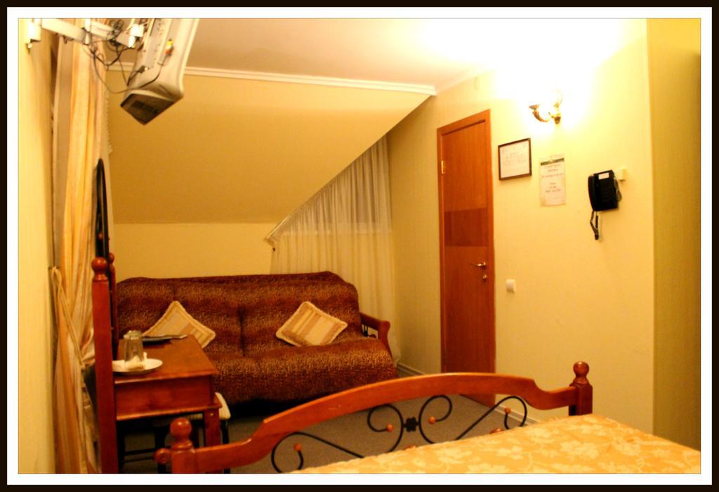 Edem Hotel Chubynske Esterno foto