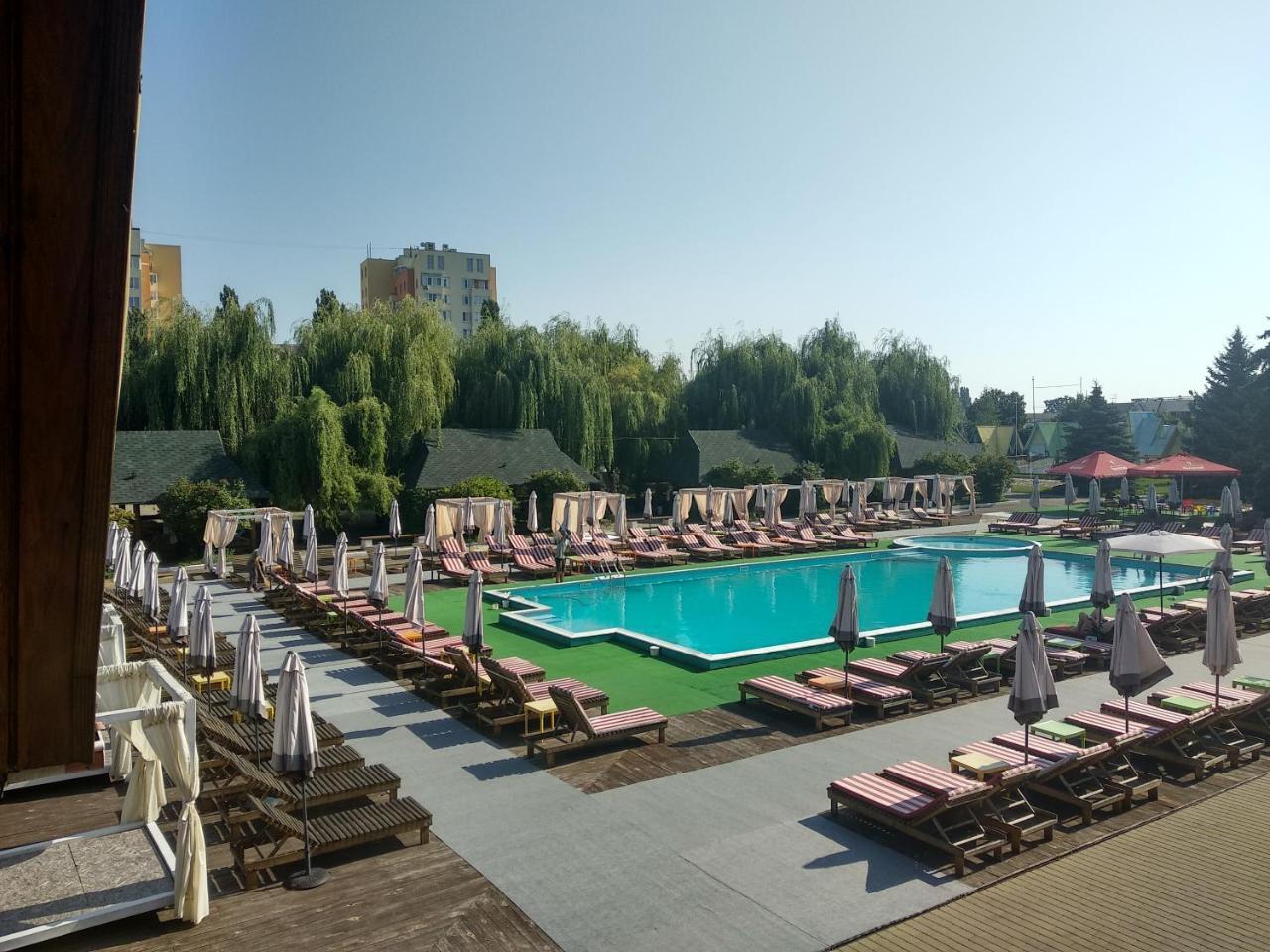 Edem Hotel Chubynske Esterno foto